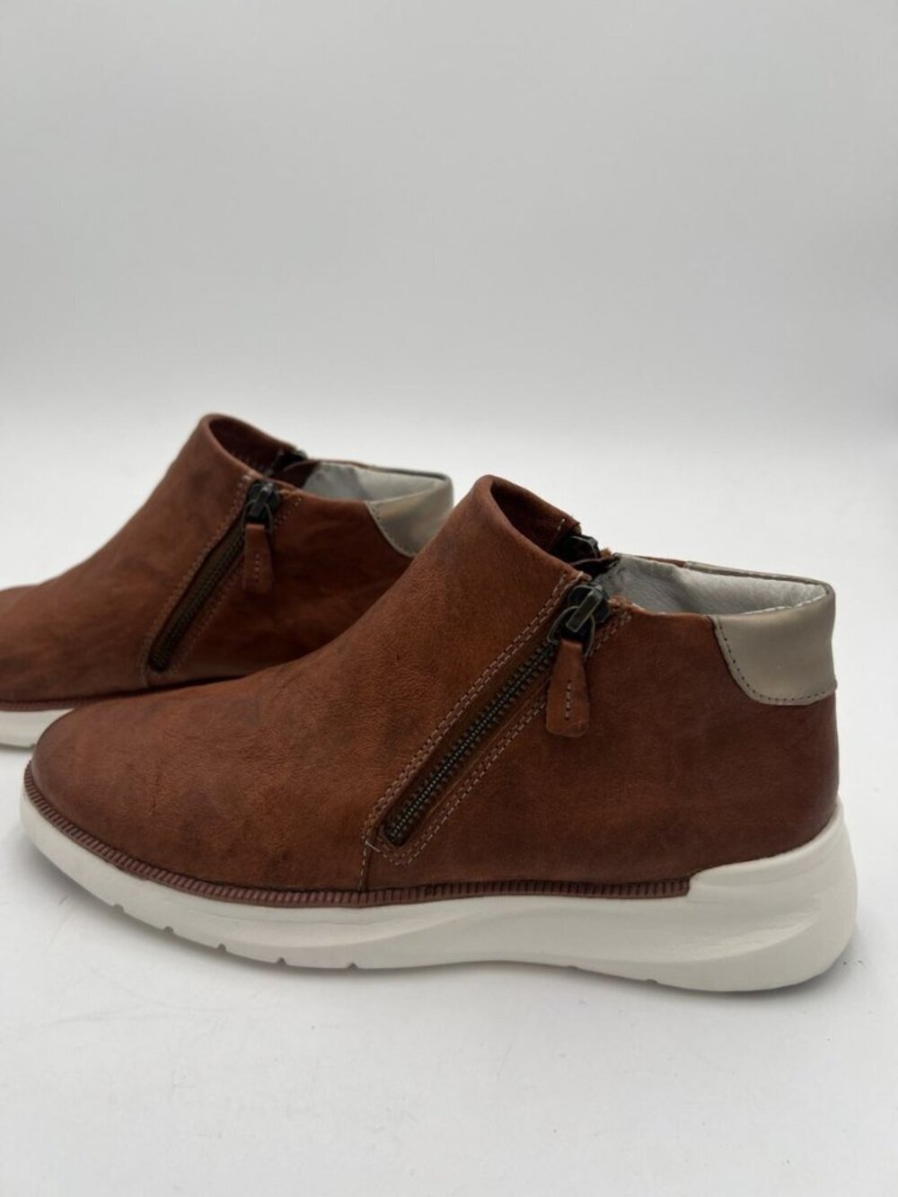 Johnston & Murphy Emery Sneaker Booties Women's 7M Brown Washed Sheepskin - Picture 3 of 11